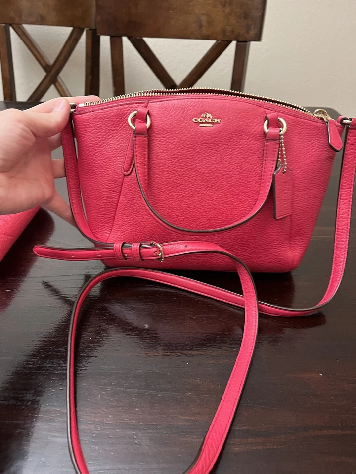 Cartera Convertible Coach F34493 Rosa Rubí Guijarro Cuero Pequeña Kelsey Nueva