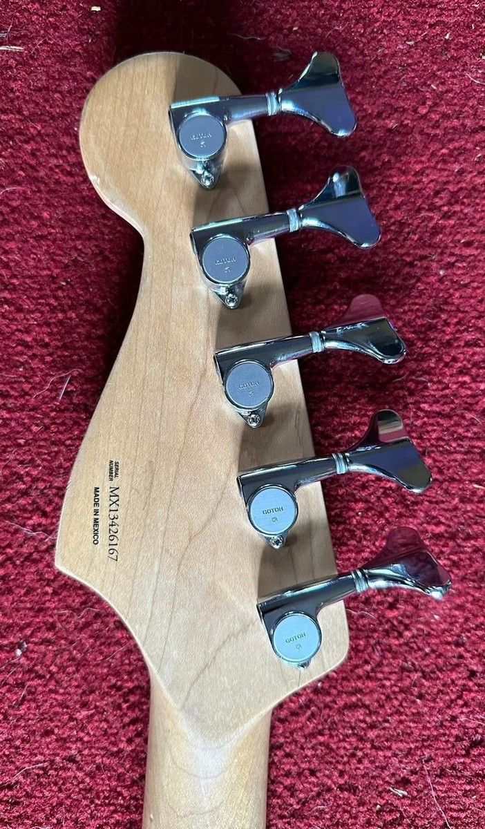 FENDER Dimension Deluxe V 5-String Bass Guitar w/18V Active