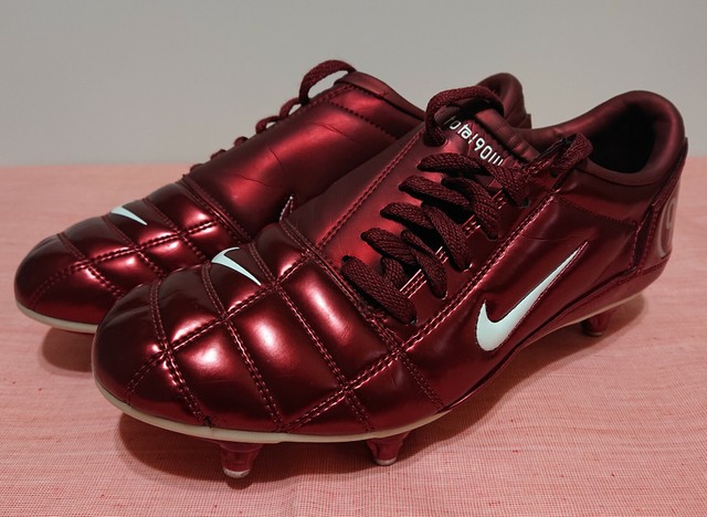 nike total 90 trainers