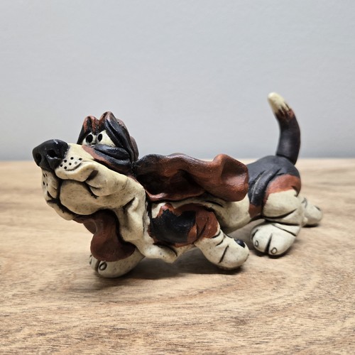 Clanimalzoo Basset Hound "On The Move" Porcelain Figurine Hand Painted LE #/250