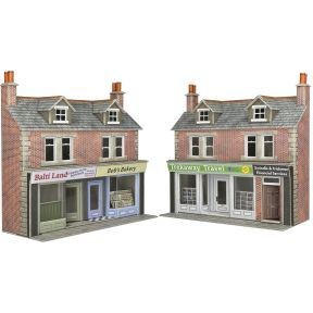 Metcalfe PO306 Low Relief Terraced Shop Fronts Red Brick Card Kit OO Gauge