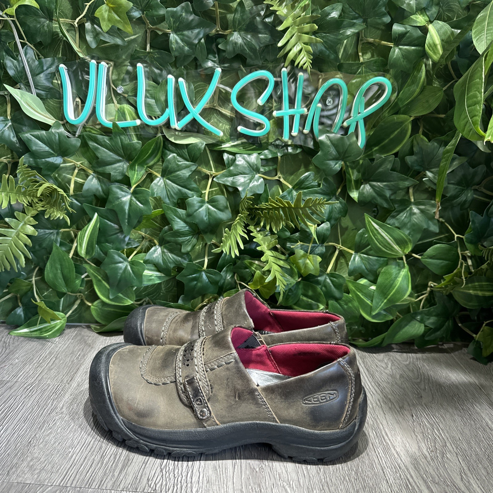 KEEN KACI LINEA DONNA SCARPE SLIP ON PELLE MARRONE PIENO FIORE US 7 5 EU 38