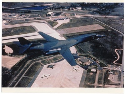 1980s USAF Rockwell B-1 Lancer in Flight 8.5x11 Original Photo #3