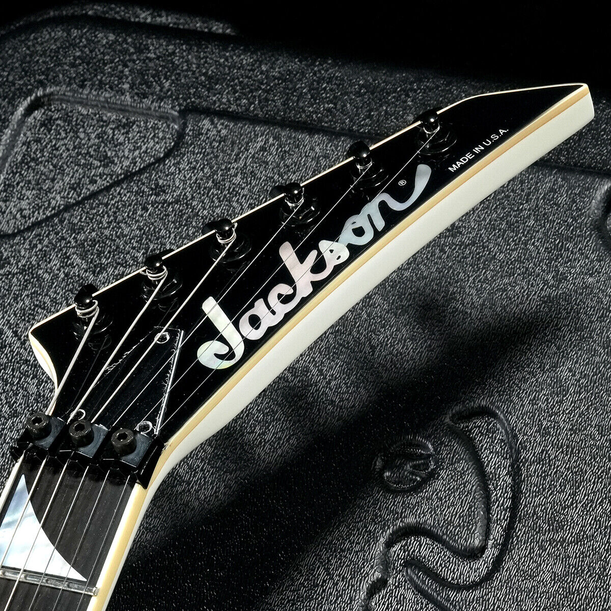 JACKSON USA Select Soloist SL2H Ebony Fingerboard Snow White JACKSON USA Select Soloist SL2H Ebony Fingerboard Snow White
