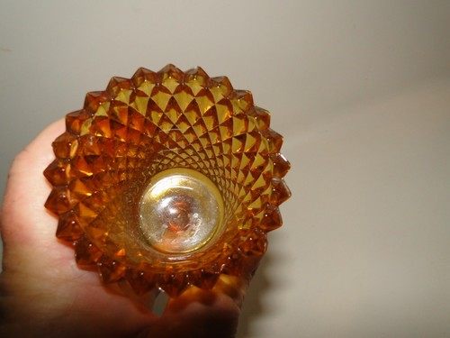 Copa votiva con patrón de diamantes de oro ámbar - Imagen 5 de 5