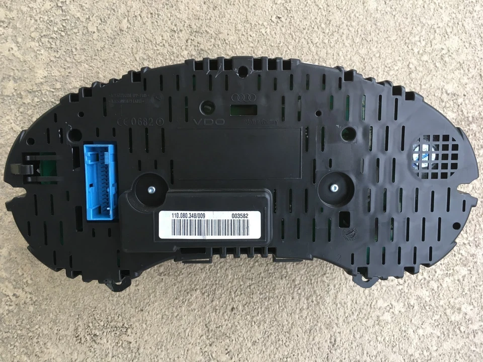 Audi TT Quattro 2008 cupé 3,2 L MK2 OEM cuadro de instrumentos indicadores  Foto 2 de 4