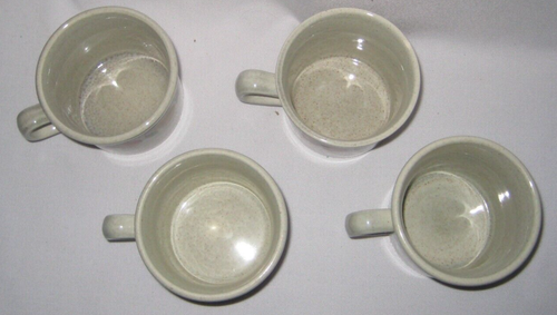 Set of 4 Wedgwood Quince Fruit Ring Coffee/Tea Cups and Saucers - England - Picture 4 of 5