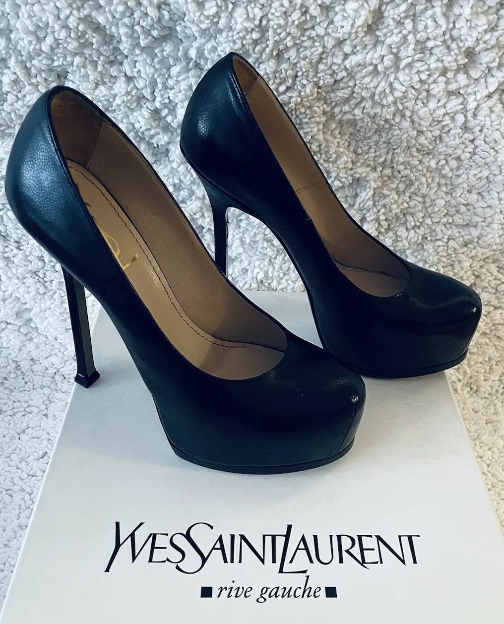 Décolleté YSL Yves Saint Laurent in pelle nera taglia 38