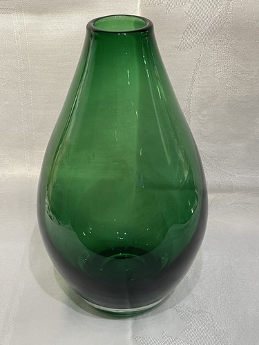 CRATE & BARREL EMERALD GREEN VASE MADE IN POLAND - Picture 3 of 8