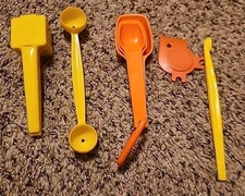Lot of 5  Vintage Tupperware Utensils & Gadgets - Scraper Corn Butterer Retro 