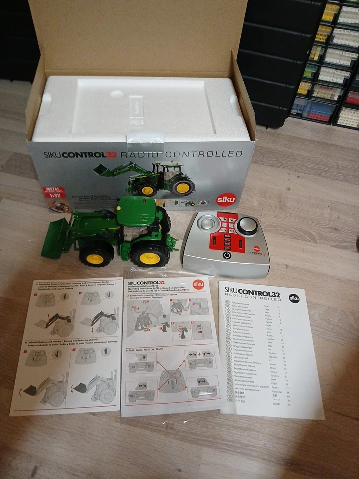 Siku Control 1:32 John Deere 7280R mit Bedienungsanleitung und OVP Neuwertig - Bild 1 von 4