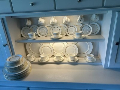 ROYAL WORCESTER ANTIQUE LOTUS 68 PC DINNER SET