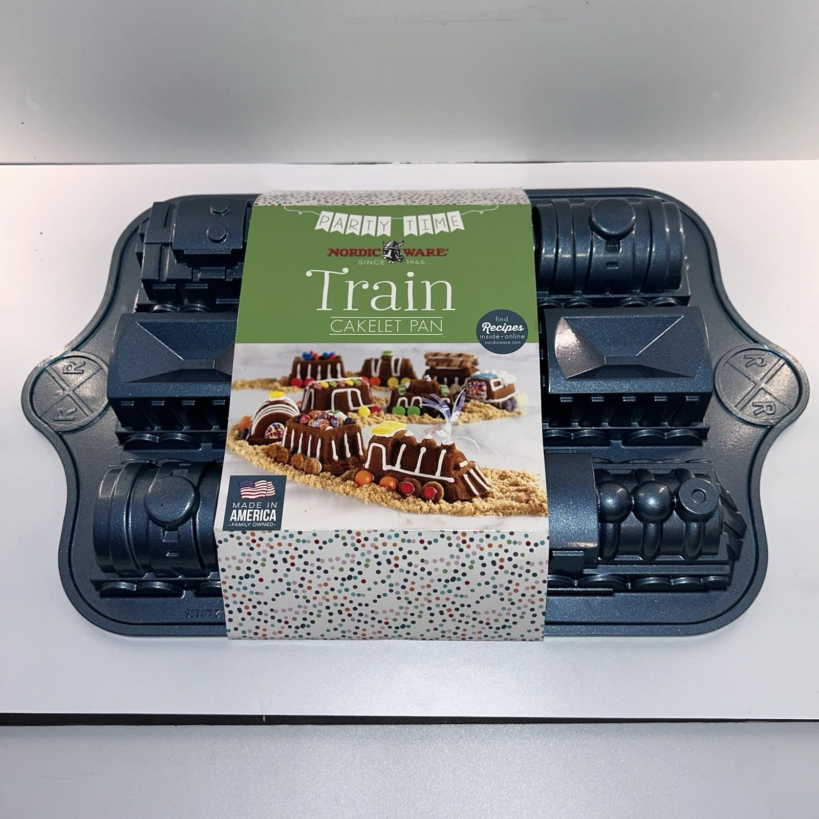 Cast Iron Nordic Ware 3-D Train Railroad Muffin Cupcake Pan Made In USA NEW!