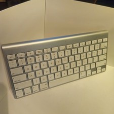 Apple MC184E/B Bluetooth Wireless Keyboard