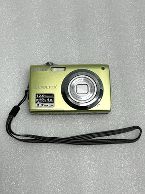 Nikon Coolpix S3000 12.0MP Digital Camera Green No Charger Lens error For parts