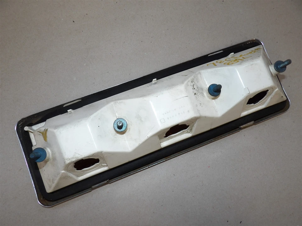 LH CONJUNTO DE LÁMPARA DE LUZ TRASERA LADO CONDUCTOR CHEVY CHEVETTE ACADIAN 1976-1979 OEM Foto 4 de 4