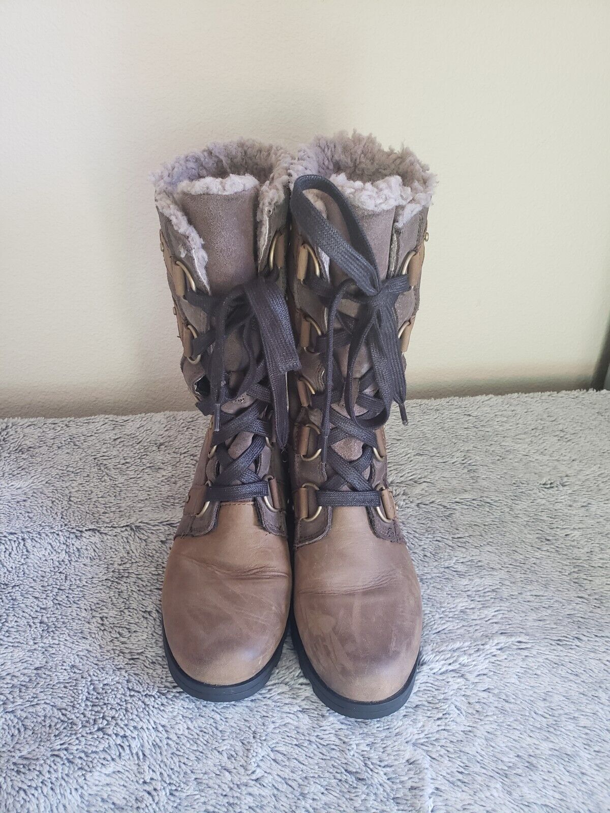 Sorel Emelie Boots Size 8 - image 2