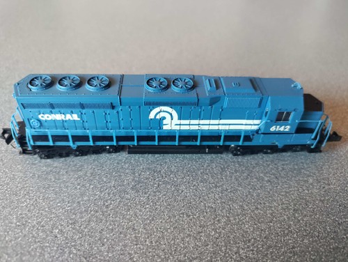 Bachmann Spectrum Conrail SD-45 #6142 N Scale Locomotive - Picture 2 of 5