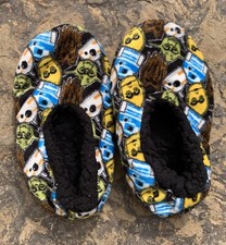 Star Wars Youth Slippers. Size: medium/large