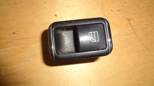 Mercedes Benz E-Klasse W212 Bj10 Schalter Fensterheber vorne rechts A2048707358