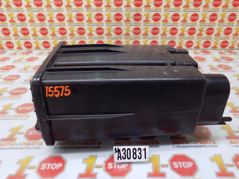 Nissan Altima 2002-2018 bote de vapor de combustible 14950-7Y000 OEM Foto 3 de 4