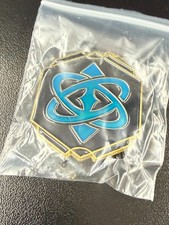 DISNEY LORCANA SAPPHIRE INK SYMBOL PROMO PIN BADGE WINTERSPELL