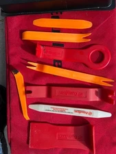 Equalizer Windshield and trim pry tools.