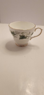 Duchess Bone China England Green IVY 509 Tea Cup Gold Trim