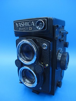 YASHICA Mat-124 G  6x6   kosmetisch mit leichten Blessuren, aber funktioniert