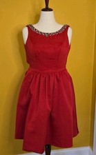 Davids Bridal Beaded Neckline Sleeveless Open Back A Line Party Dress 2 Red 