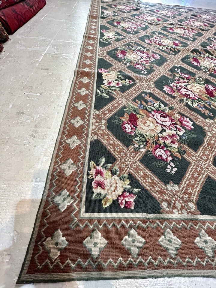 Alfombra francesa Aubusson 6 por 9 punta de aguja verde floral rosa lana de jardín Foto 2 de 4