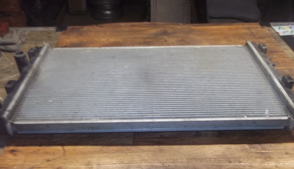 2001-2006 SEBRING STRATUS 2.4L Engine Cooling Radiator Assembly OEM - Image 2 of 4