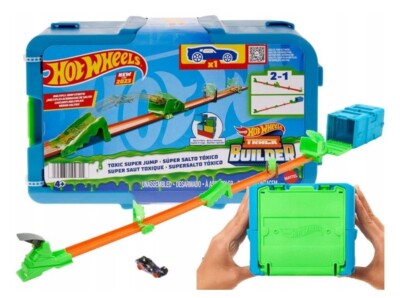 HOT WHEELS TOXIC SUPER JUMP BUILDER TRACK SET with car HKX47