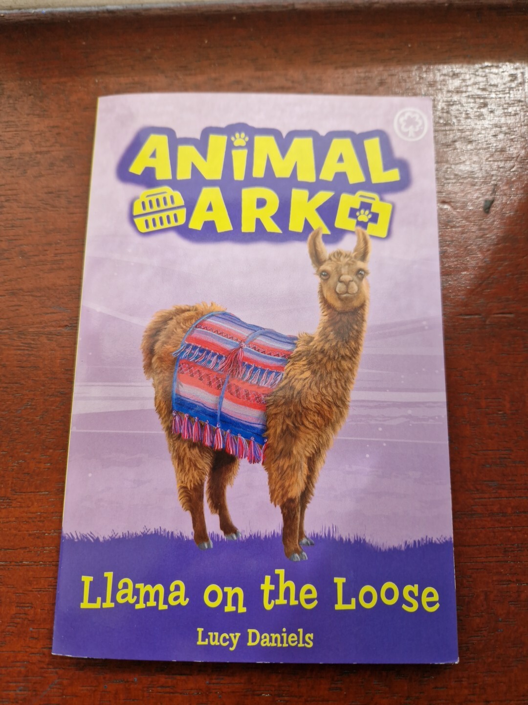 Animal Ark: Llama on the Loose by Lucy Daniels farm animals story VET fiction