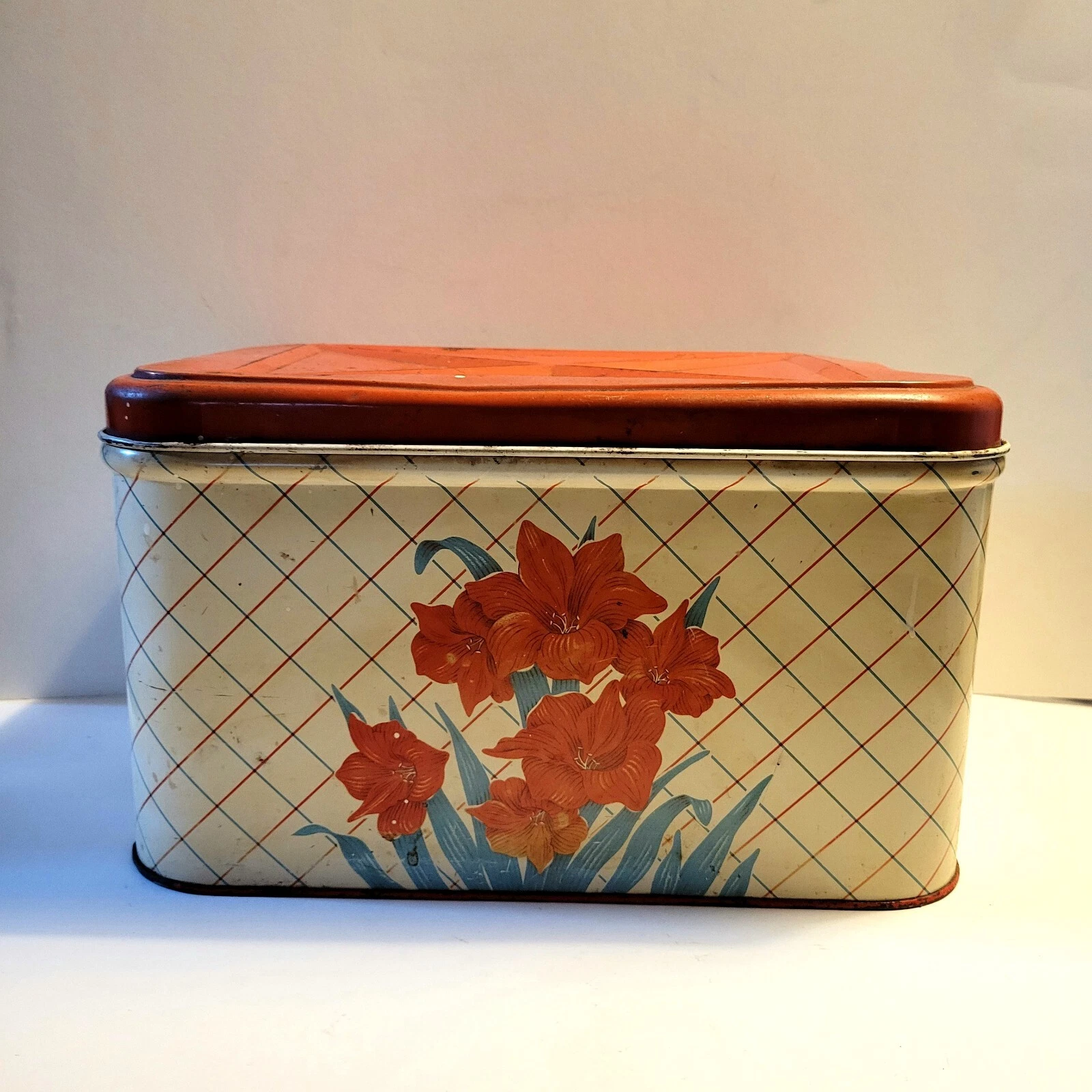 Vintage Lidded Metal Red Floral Checkered Plaid Picnic Bread Storage Box Tin MCM