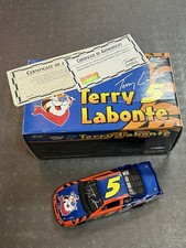 Terry Labonte 5 Kellogg's Frosted Flakes 2002 Monte Carlo 1:24 Action Signed