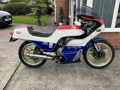 Honda CB400N Superdream - Image 1 of 4