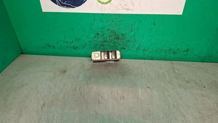 Interruttore per alzacristalli Mercedes-Benz Classe G W463 A1679059903 P22150286 - Immagine 2 di 3