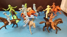 Lot of 9 MOUNTED COWBOYS Horses plastic gunfighters diorama playset WESTERN NOS