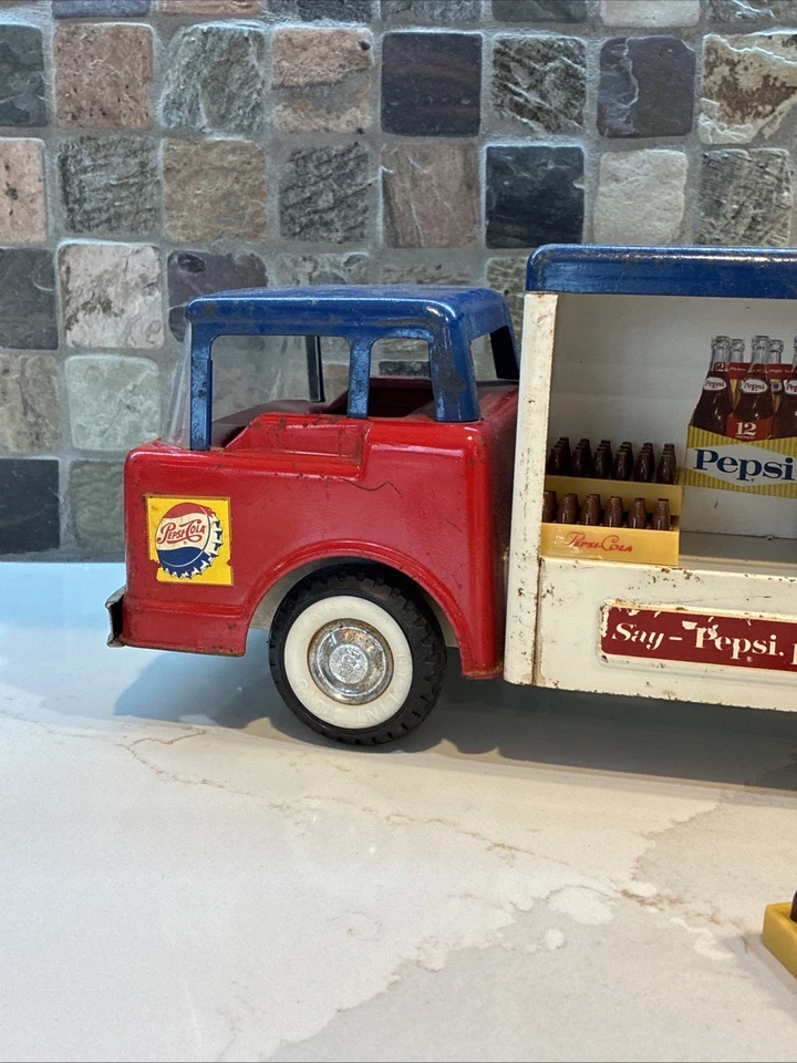 Vintage Nylint No. 5500 Pepsi Delivery Truck with Bottles and Hand Truck - Image 4 of 4