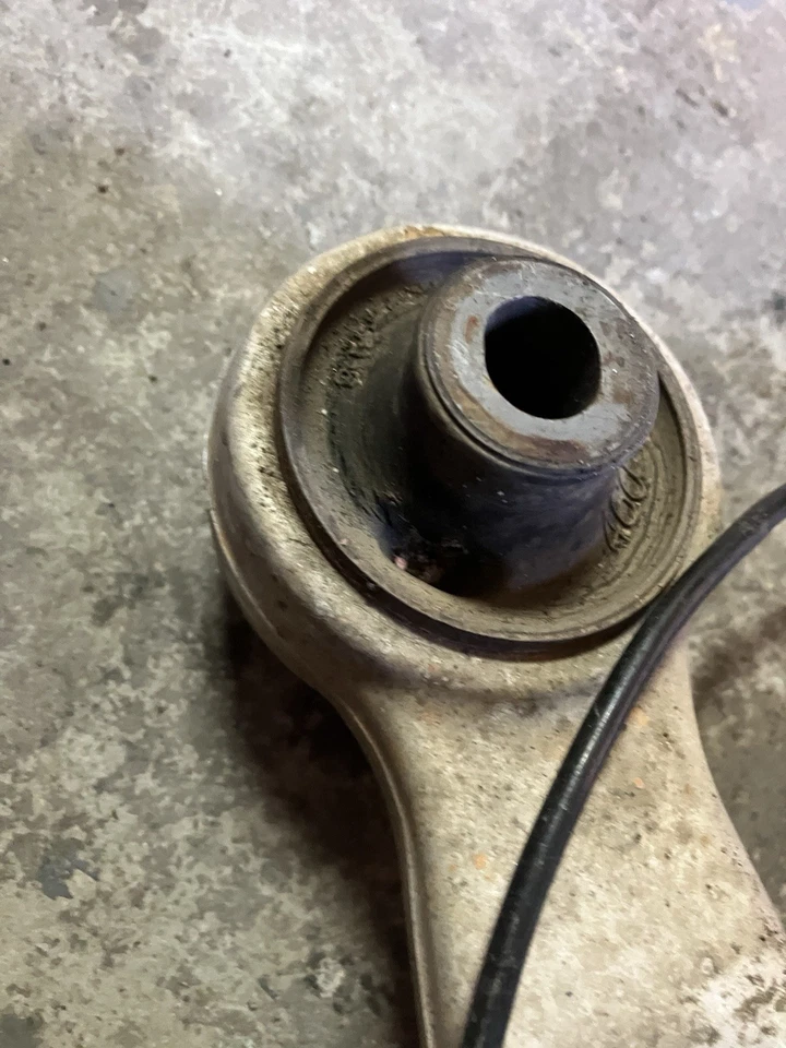 2006-2008 Mazda MX-5 Miata Front Right Side Spindle Knuckle w/ Hub Assembly RWD - Image 3 of 4