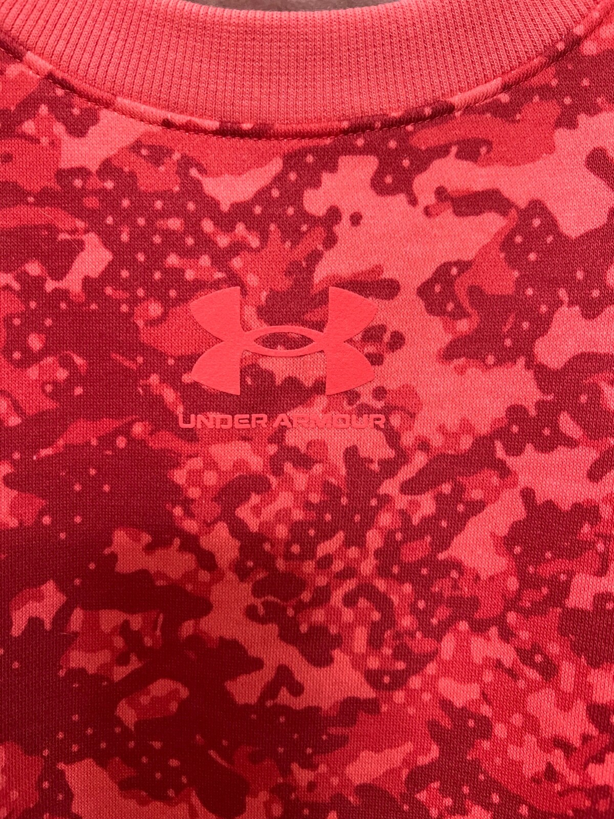 Under Armour Pink Camo Cropped Sweatshirt Crew Neck Rival Fleece Women