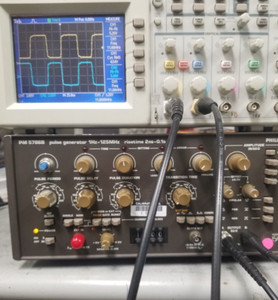 Philips PM5786B 125MHz Pulse Generator with counted burst WORKS OK! 2nS R/F time