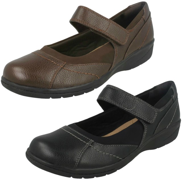 clarks wide fit ladies