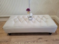 Fußhocker, Couchtisch, Pouffhocker in Chesterfield Design weich/Plüschsamt