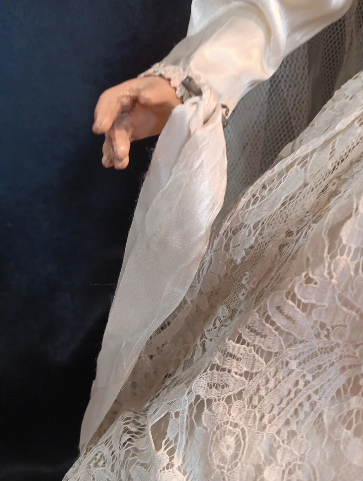 Muñeca caminante estilo Nancy Ann de colección en vestido de novia original 1950, falda aro Foto 4 de 4