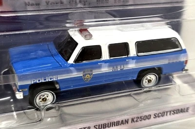 Greenlight 1/64 Chevrolet Suburban K2500 Scottsdale 1990 NYPD Model Car - Photo 1/4
