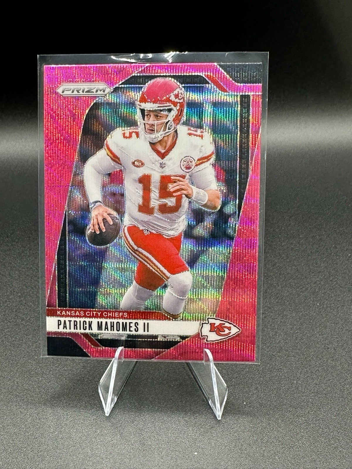 2024 Panini Prizm Patrick Mahomes II PINK WAVE PRIZM #138 Kansas City Chiefs