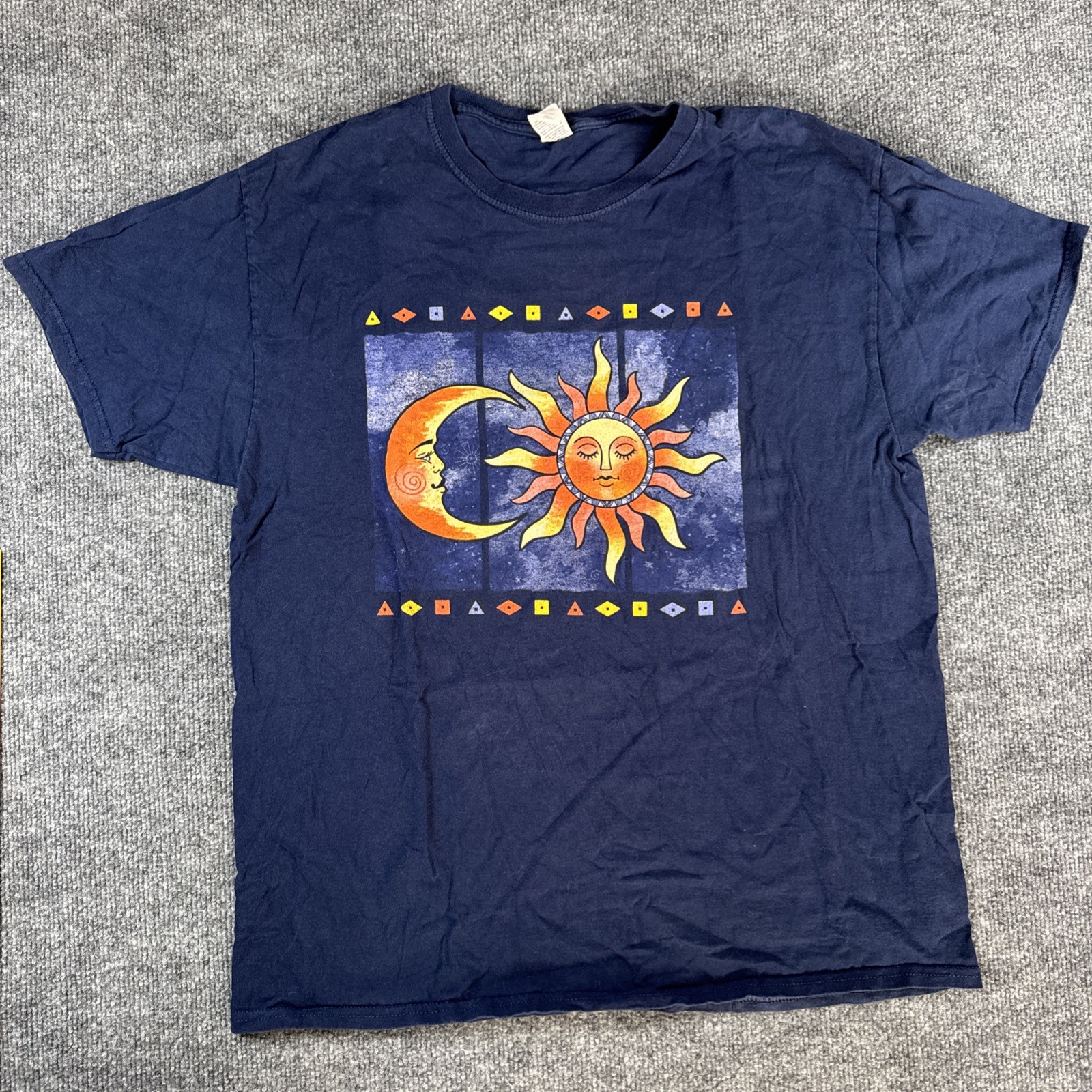 Vintage Celestial Sun Moon Graphic T-Shirt Navy Blue Adult Large Boho Art Tee