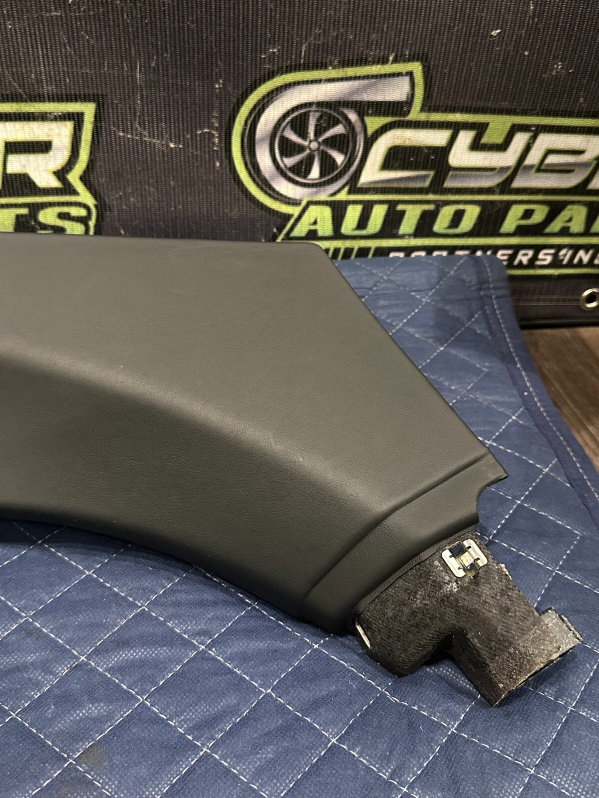2014 AUDI R8 QUARTER TRIM PANEL LEFT DRIVER 423867035C 423 867 036 E OEM